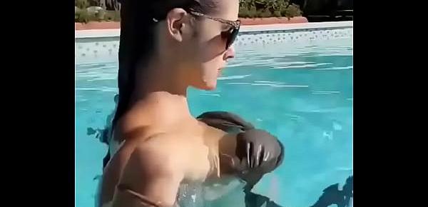  Amanda Cerny in the pool showing tits